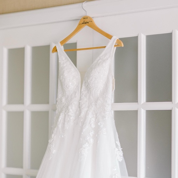 Wedding Dress - Picture 2 of 7